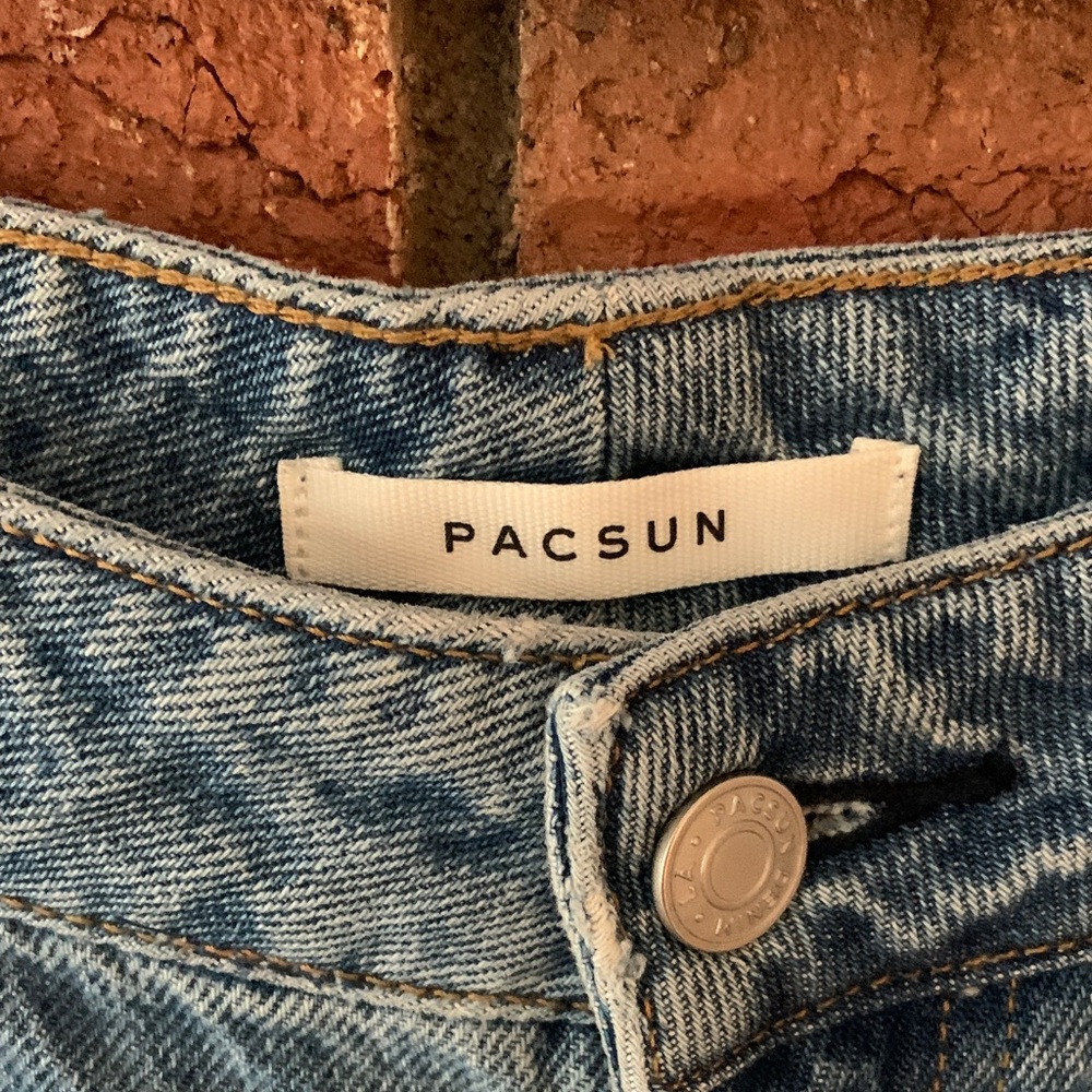 Pacsun Classic Blue Denim Tapered Leg Mom Jeans - Picture 2 of 8